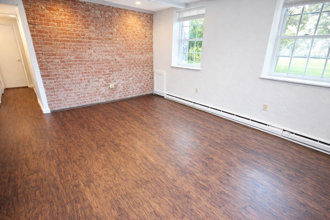 Photo - WALNUT ST -- 161
