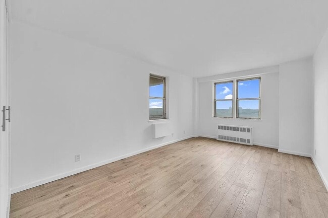 Building Photo - 5800 Arlington Ave