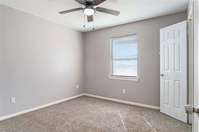 Photo - 3 Bedroom, 2 bath that sits on a triple lo...