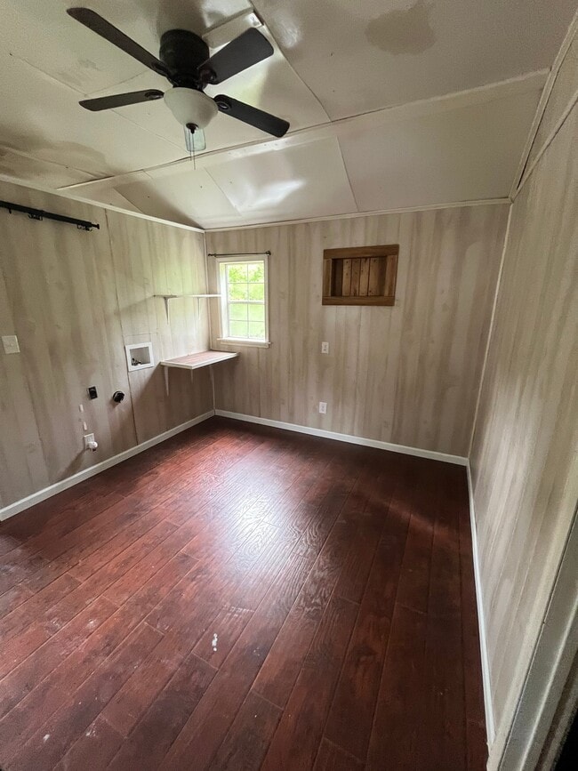 Photo - 2138 Richardson Rd