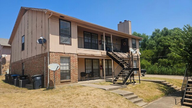 Building Photo - 4904 Brianhill Dr Unit C
