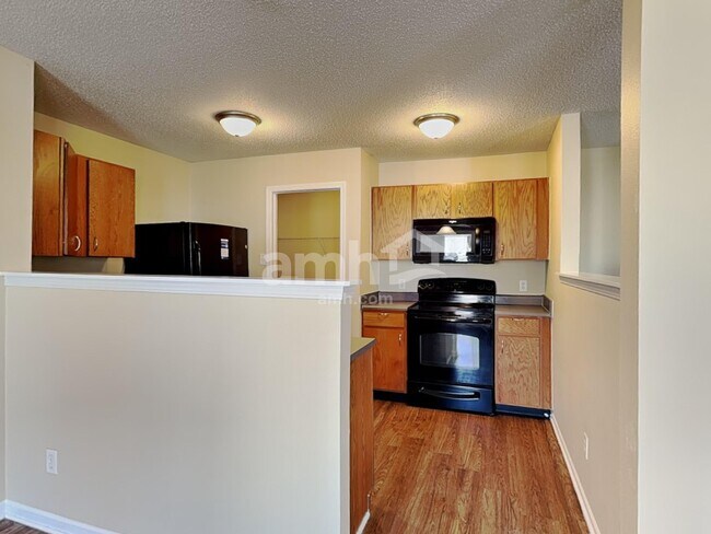 Photo - 2071 Bridlewood Dr