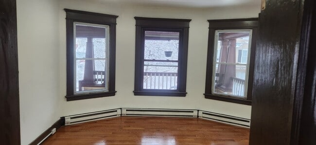 Photo - 203 Cooke St