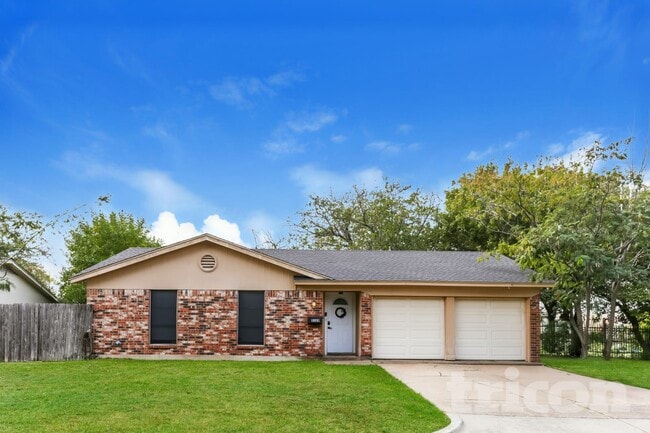 Building Photo - 5129 Laurel Ln