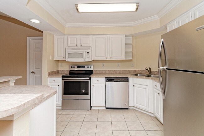 Photo - Amazing two bedroom 2nd Floor, Summer House Available June 19!
