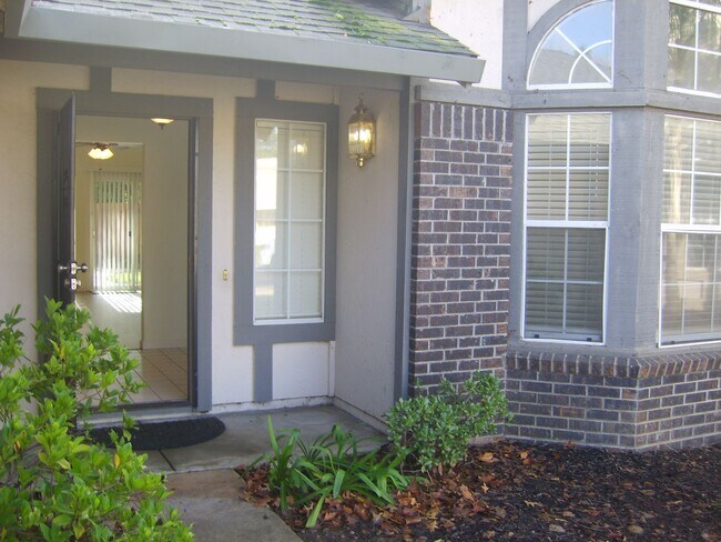 Photo - Lovely home near shopping, E.G. schools and parks