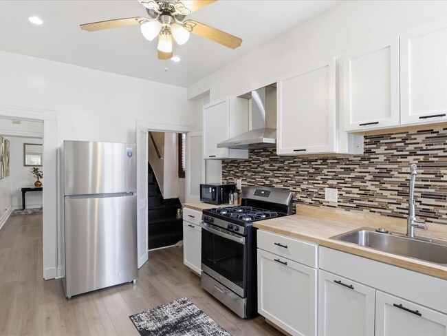 Photo - Charming Spacious Baltimore Rowhome