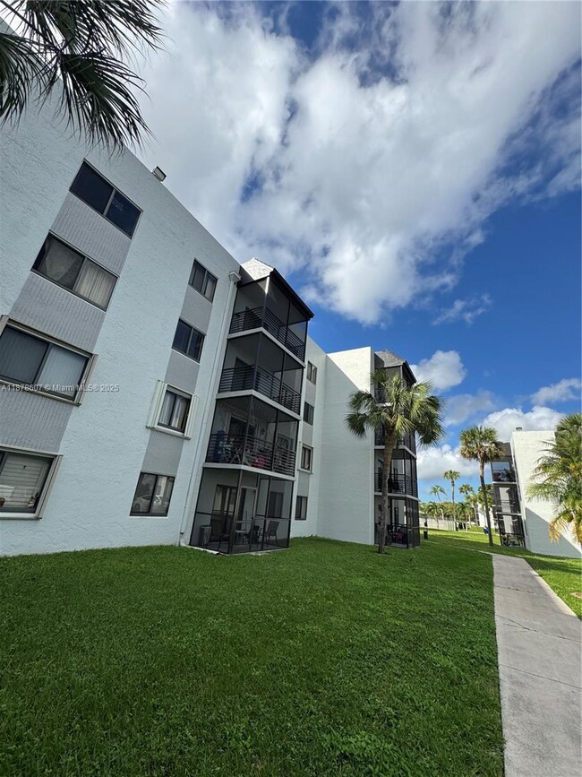 Photo - 3720 N Pine Island Rd Unit 328