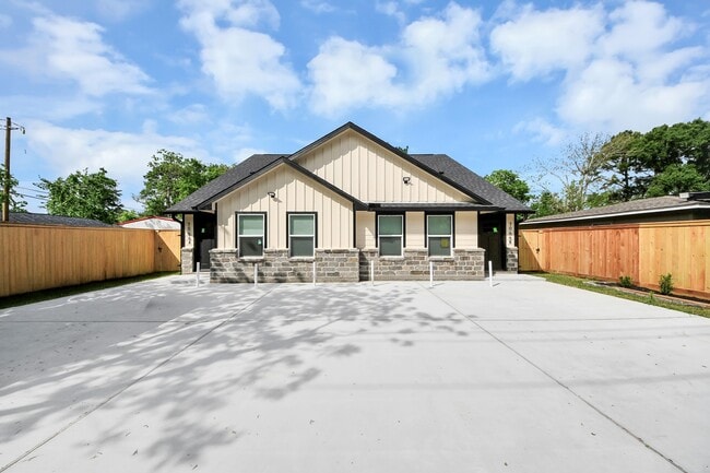 Photo - 7066 Villa Dr