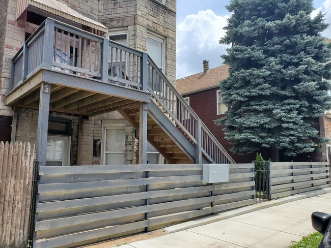 Photo - 3405 S Ashland Ave Unit 1-F