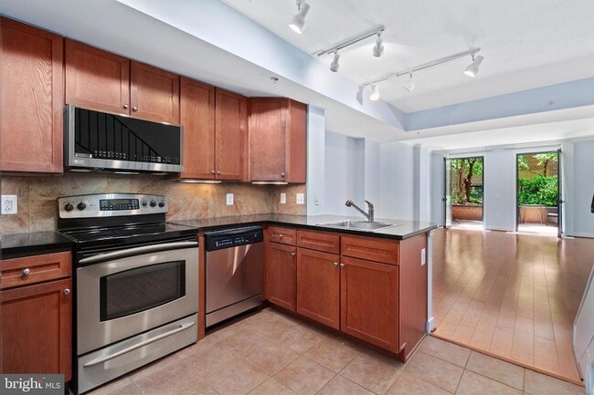Photo - 631 D Street NW Unidad 245