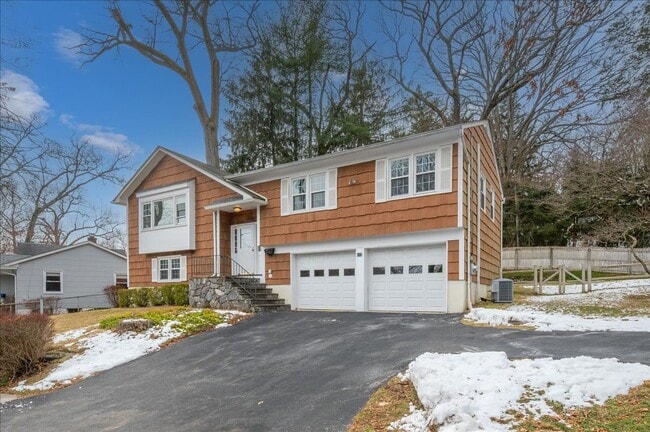 Photo - Croton On Hudon 4-Bedroom 2.5-Bathroom Home