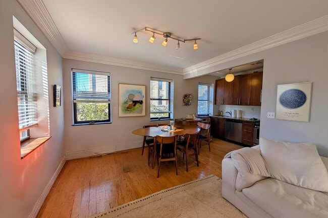 Building Photo - 34 Russell St