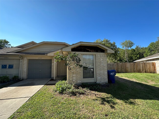 Building Photo - 13753 Sablecrest Dr