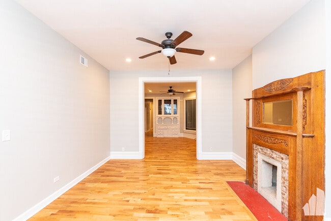 Photo - 1420 W Irving Park Rd Unit 3