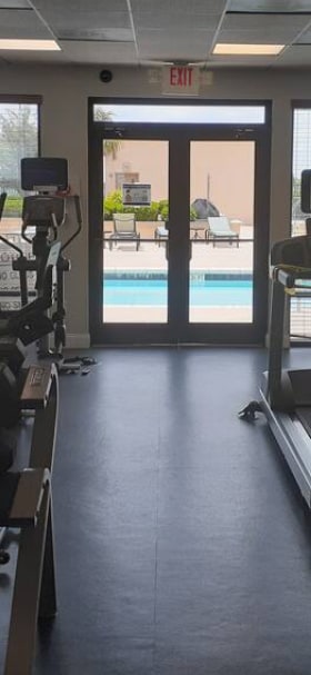 Photo - 601 Main Unidad 104