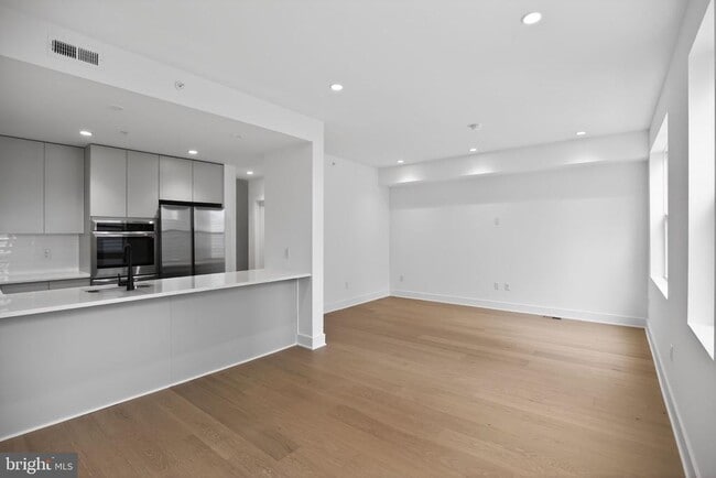 Photo - 635 N 7th St