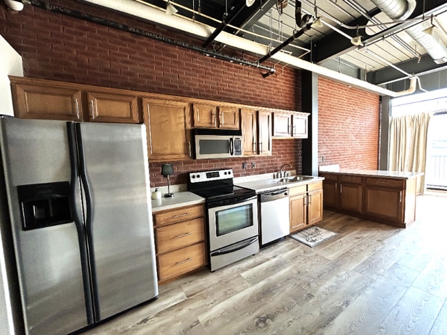 Photo - 515 W Main St Unidad #409