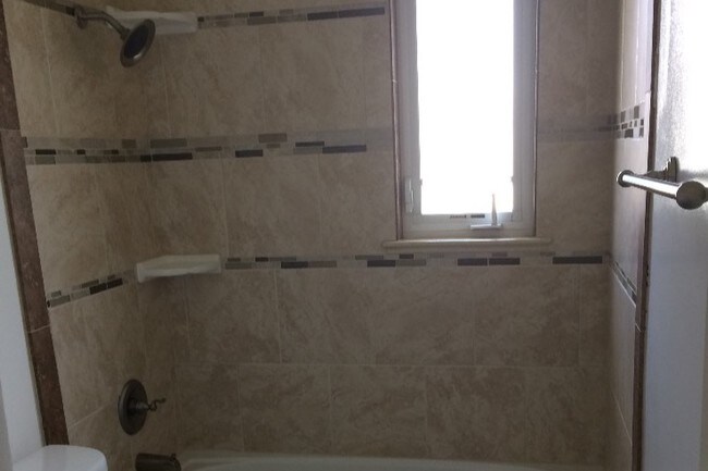 ¡Baño remodelado! - 5704 W 37th Ave Unidad 5704 W 37th Ave