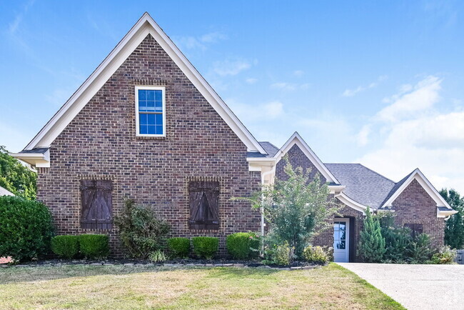 Building Photo - 2272 Heritage Cir W Rental