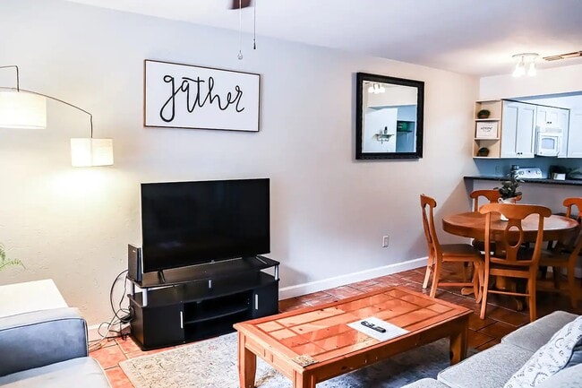 Photo - 2228 SW 39th Dr