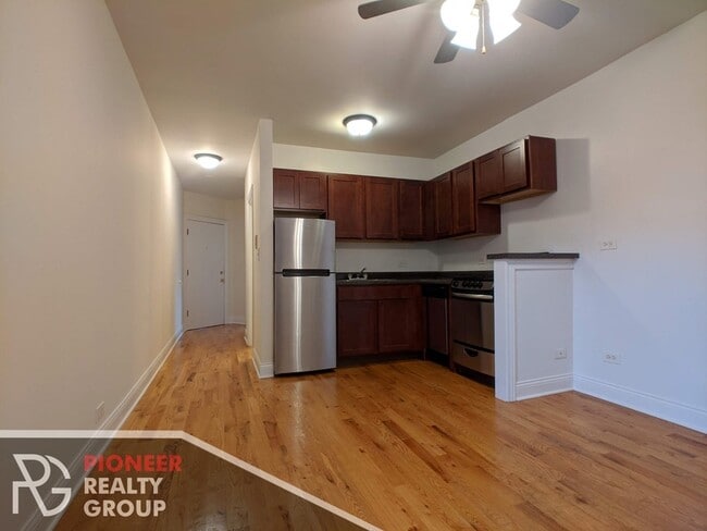 Photo - 811 W Cornelia Ave Unidad 3