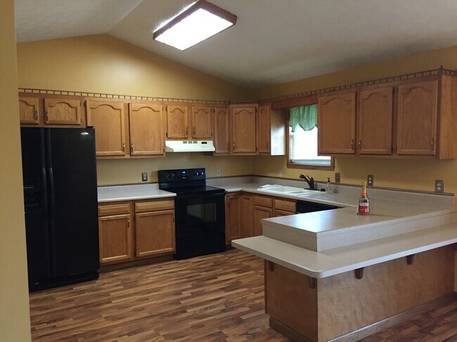 Kitchen - 582 W Hoewisher Rd Casa
