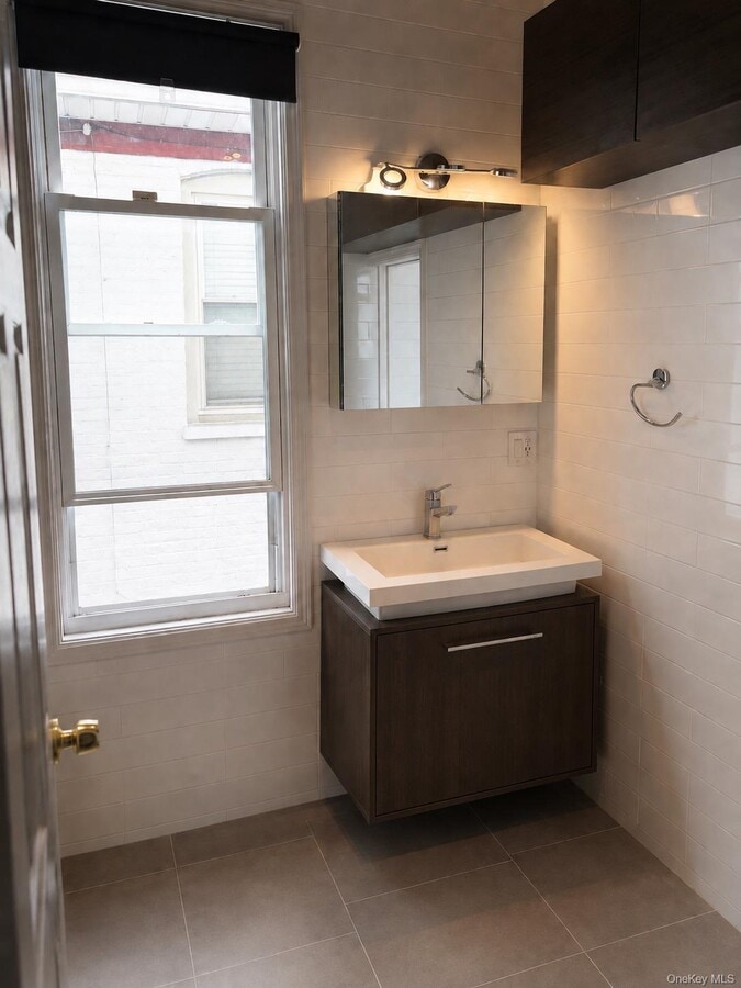 Photo - 27-16 Humphreys St Unit 1A