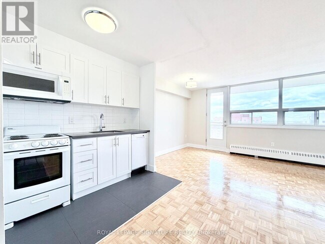 Photo - 1500 Bathurst St Unit 1103