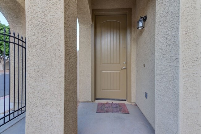 Photo - 1367 S Country Club Dr