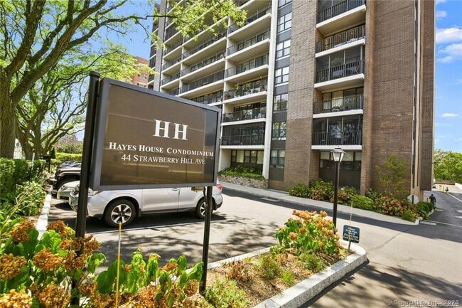 Building Photo - 44 Strawberry Hill Ave Unit APT 3B