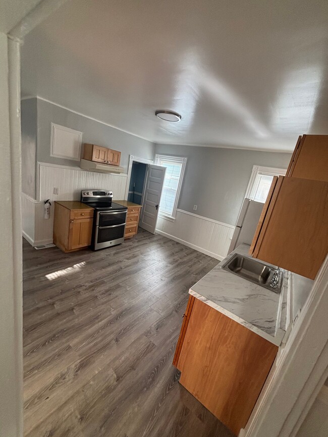 112 Pomona Ave Unit 1