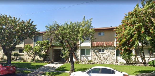 Photo - 13707 Van Ness Ave.