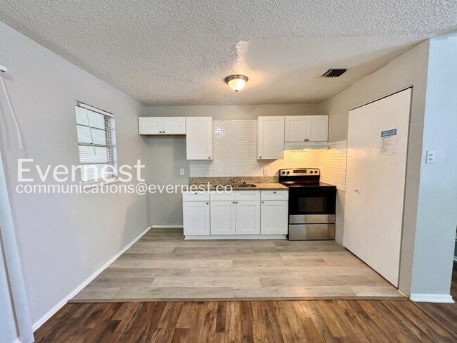 Photo - Limited Time Special Offer / 3 Bed/1.5 Bath Home with Carport / Pet-Friendly / Available Now!