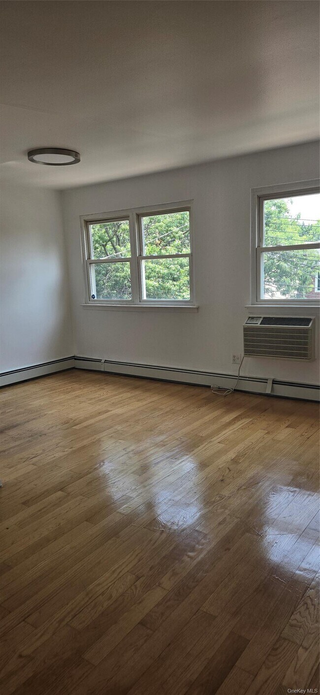Photo - 84-50 127th St