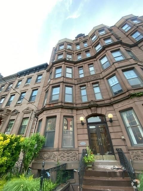 Building Photo - 518 Hudson St Unit 4LF Rental