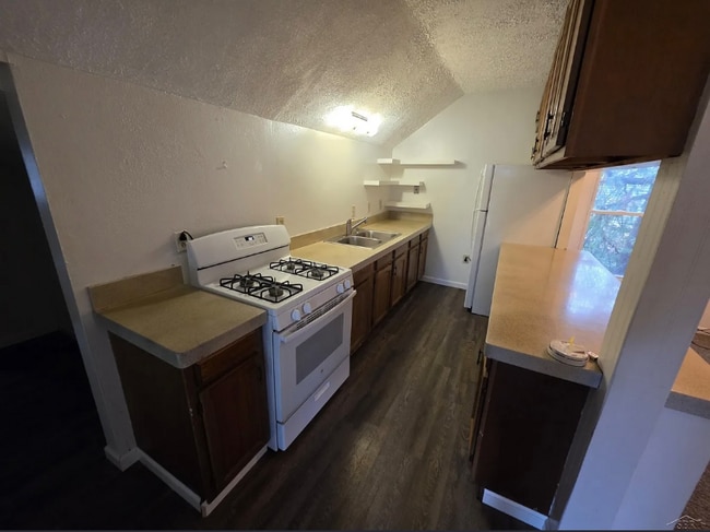 Photo - 3232 Court St Unidad 2