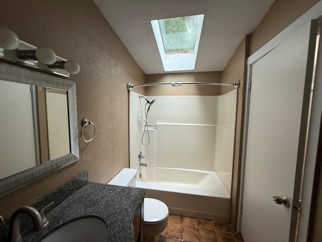 Photo - 1166 NE Turner Dr