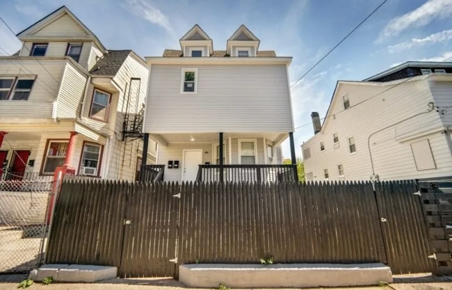 Building Photo - 106 Vermont Ave Rental