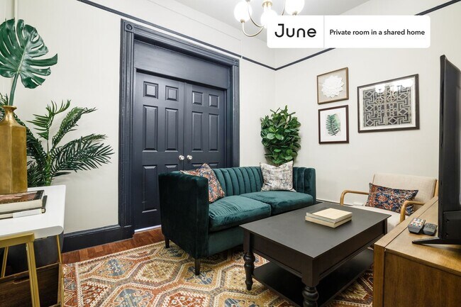 Room in Shared 4 bed/1 bath home in Hell's Kitchen