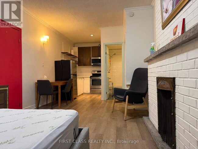 Photo - 366 Lippincott St Unit 1A
