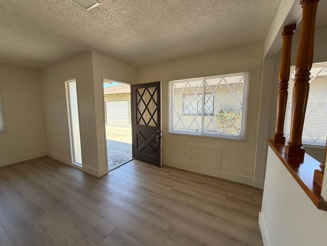 Photo - 820-824 W Palmyra Ave Unit 824