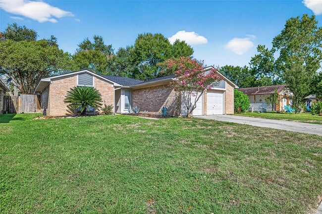 Photo - 802 Cascade Creek Dr