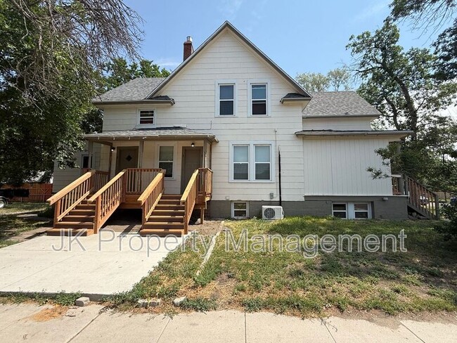 601 5th Ave S Unit 02