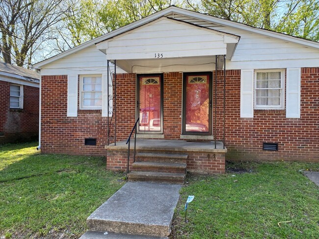 Building Photo - 135 Gates St Unit SL Rental