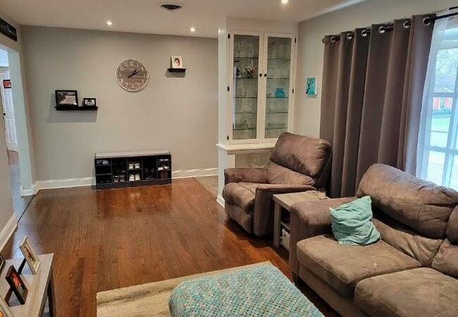 Photo - 3783 Winchester Rd