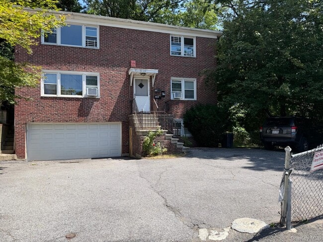 Building Photo - 82 Laurel Pl Unit 2