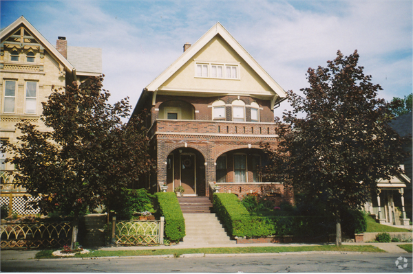 Building Photo - 1876 N Warren Ave Unit 1876 Rental