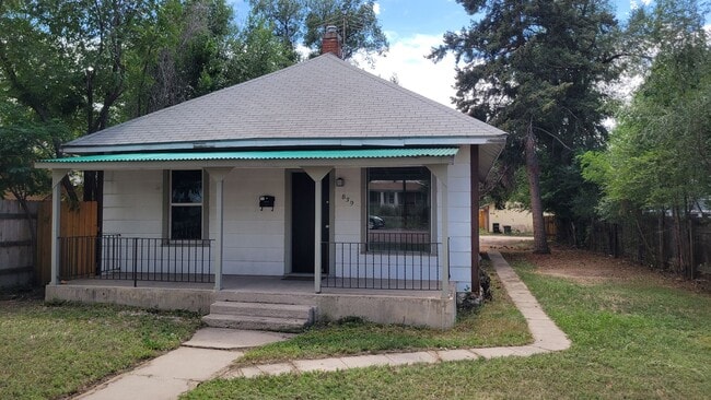 Building Photo - Ranch Style Home in Downtown! - MileStone RES