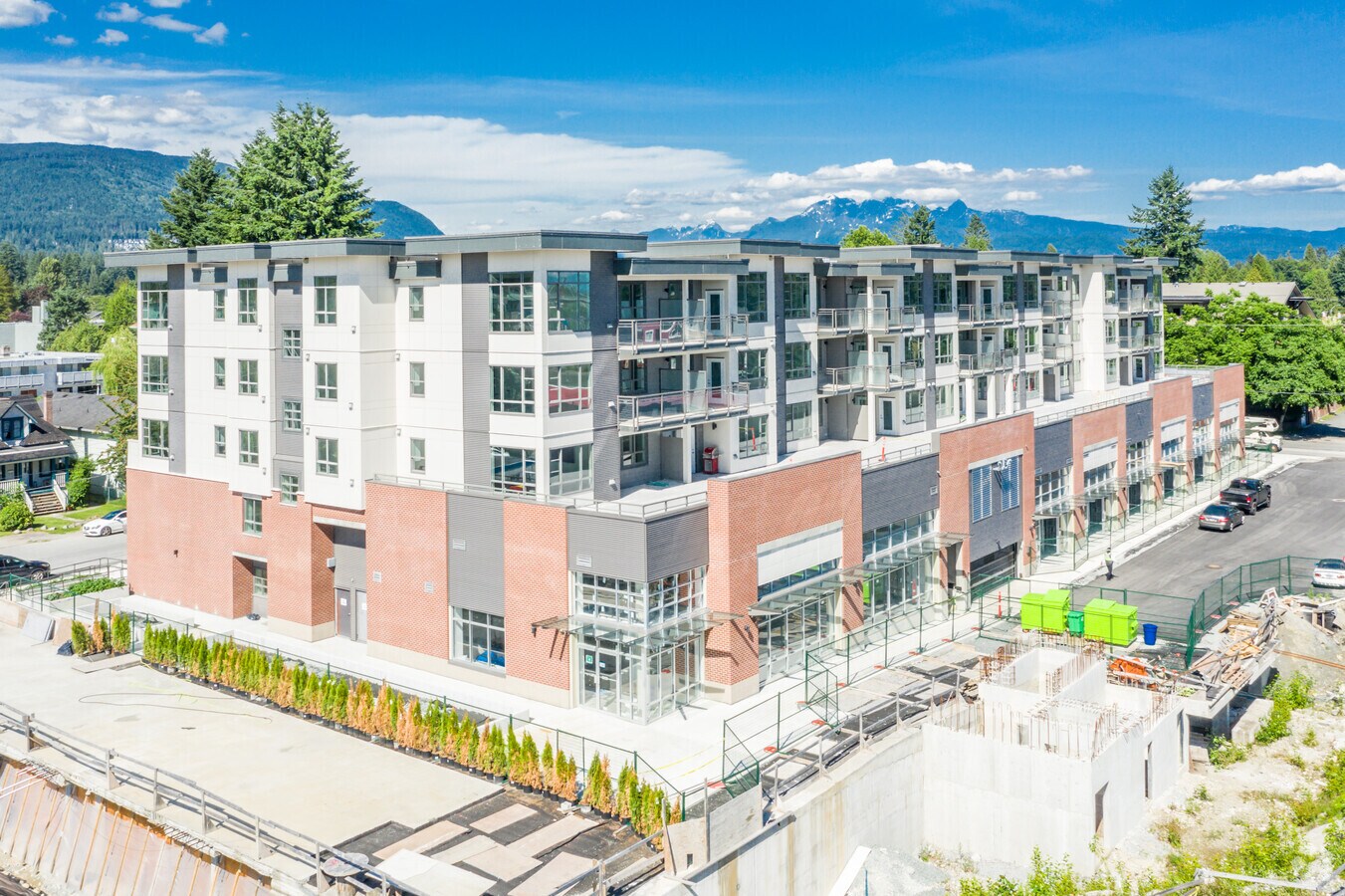 Photo - Mercato Plaza